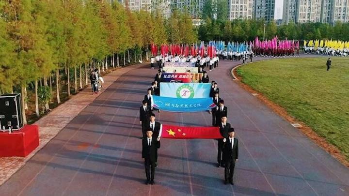 火狐电竞_朗盛公司年利润有望首破十亿欧元(图2) 火狐电竞